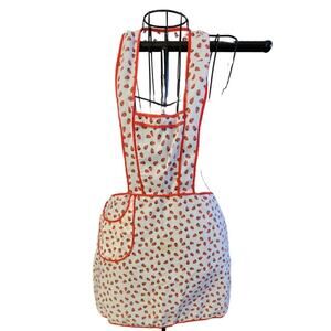 Vtg Handmade full Apron‎ white with Strawberries 26"waist 24" lgth 2x24" Ties